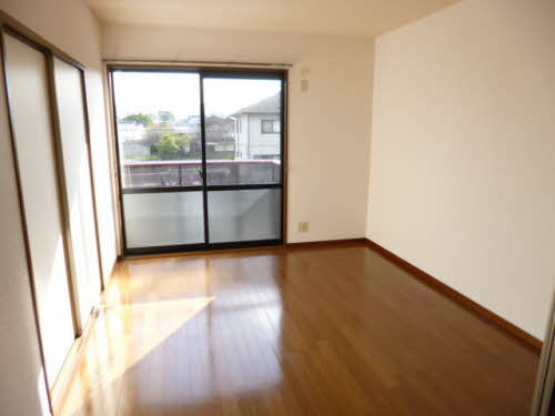 オーロラ・北野　C棟の居間・リビング|使いやすいリビングです