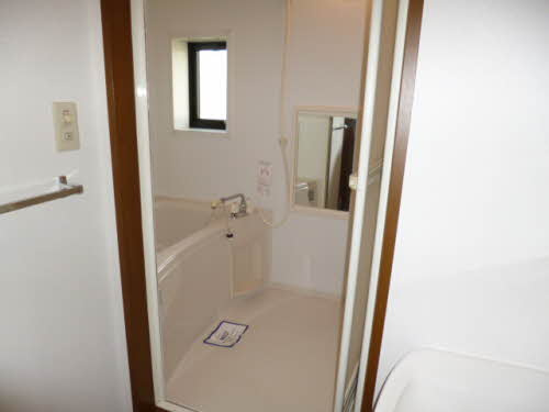 オーロラ・北野　C棟の浴室|落ち着いた空間のお風呂です