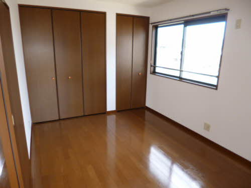 オーロラ・北野　C棟の洋室|個人の部屋や寝室として使える洋室です