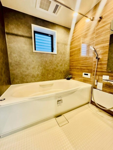 守口市高瀬町1丁目　戸建の浴室