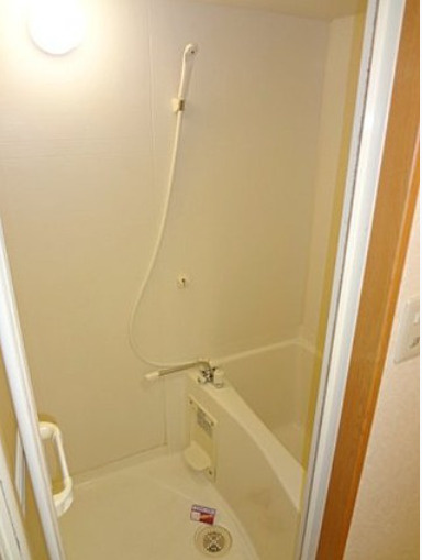 グリーン花水木Ⅱの浴室|落ち着いた空間のお風呂です