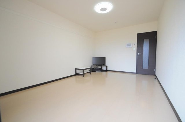 【クレイノWINDS　Ⅵ】　兵庫県三木市1棟売りアパート「満室稼働中」の洋室