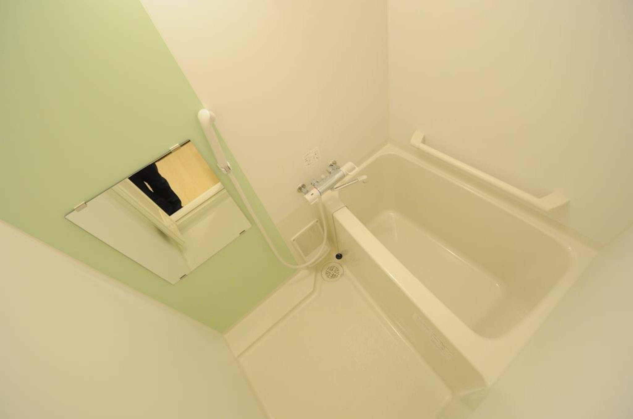 【クレイノWINDS　Ⅵ】　兵庫県三木市1棟売りアパート「満室稼働中」の浴室