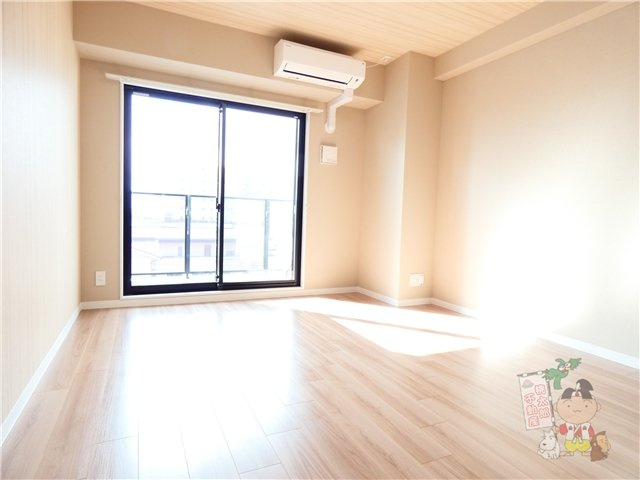 ＴＲＩＮＩＴＹの居間・リビング