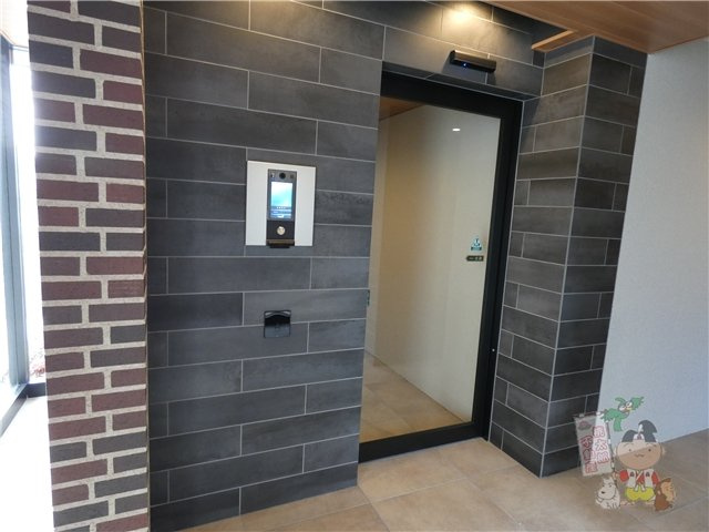 ＴＲＩＮＩＴＹのエントランス