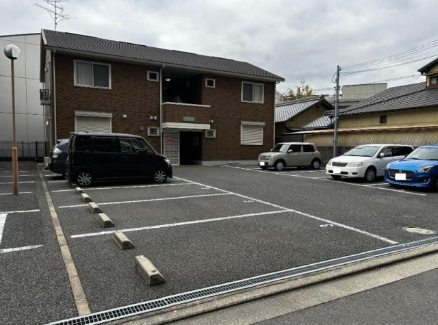 【チクバコート】　堺市北区1棟収益マンション　の駐車場