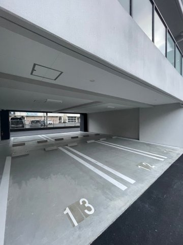 ネストピア博多Side Terraceの駐車場