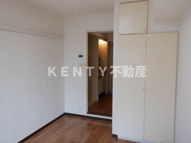 【寝室】 | ジョイフル池上 | 落ち着いた色調の寝室です