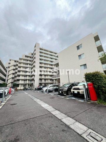 Brillia ist　三軒茶屋　ブラッサムテラスの駐車場|駐車場があるので、車を買う予定の方も安心です