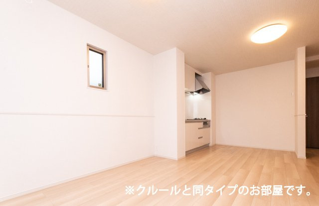 サンリット本郷Ⅲの居間・リビング