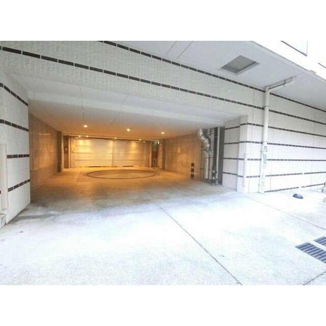 パークハビオ渋谷の駐車場