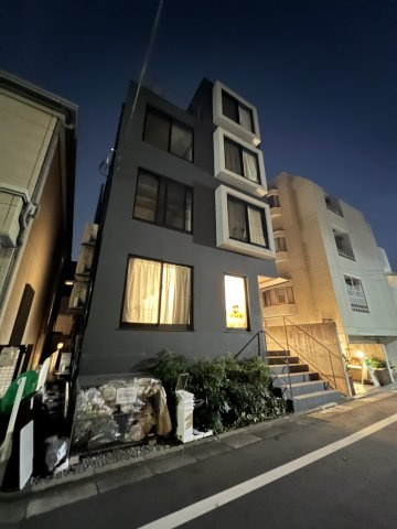 trias228のエントランス