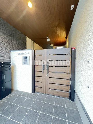 フォレストメゾン弦巻のエントランス