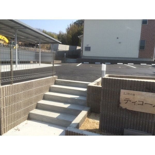 リーブル　ティコールのエントランス