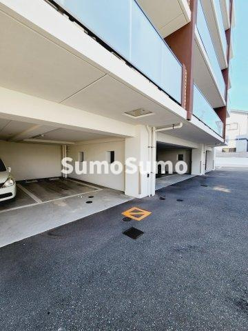 パークサイドアパートメント大濠 の駐車場|車をお持ちの方に嬉しい駐車場ありの物件です
