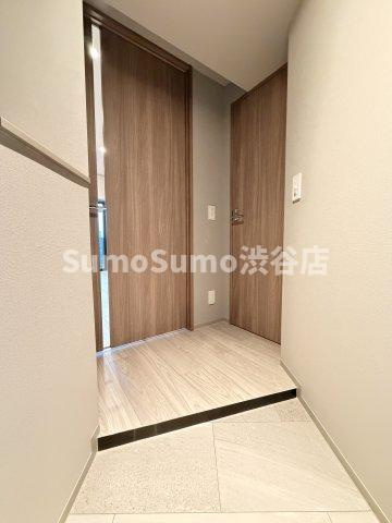 デュオフラッツ池尻大橋ノリスの玄関