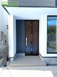 【玄関】 | 菅野駅3分　本八幡駅13分　3路線利用可　菅野2　全3棟　3号棟 | 販売現地（2026.02.09撮影）