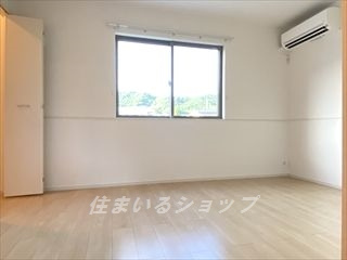ルタンＳ　Ⅰの寝室|寝室にもエアコンあり