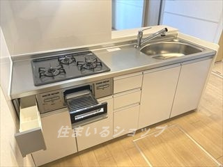 ルタンＳ　Ⅰのキッチン|３口ガスコンロ・グリル付きシステムキッチン