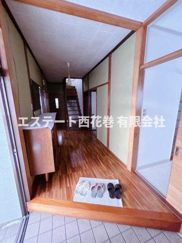 小田島貸家の玄関