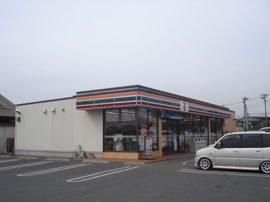 セブンイレブン（コンビニ）まで670ｍ