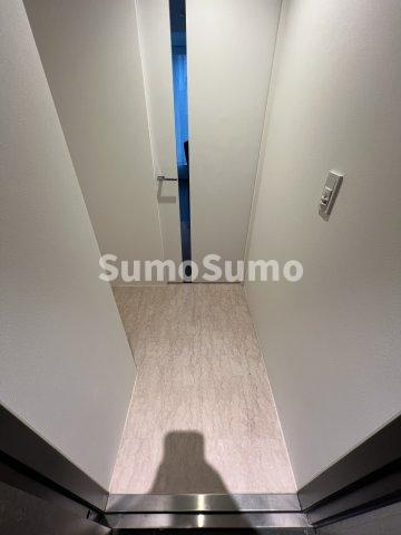 LEGALAND祐天寺の玄関|明るい玄関です