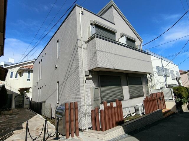 ラシーネ中目黒の外観|外観（空の青と建造物のコントラ 