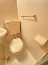 コンパクトで使いやすいトイレです