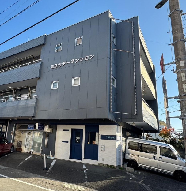 【第二セダーマンション】　静岡県沼津市1棟収益マンションの外観