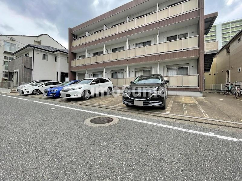 Ａレガート博多駅の駐車場