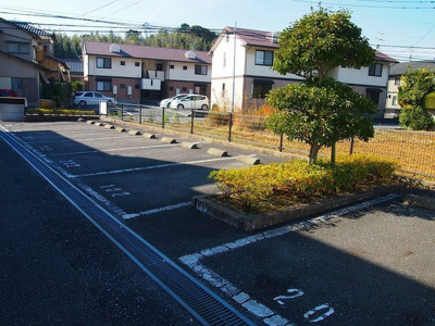 【駐車場】 | ヴィクトワール本城 | 駐車場完備です
