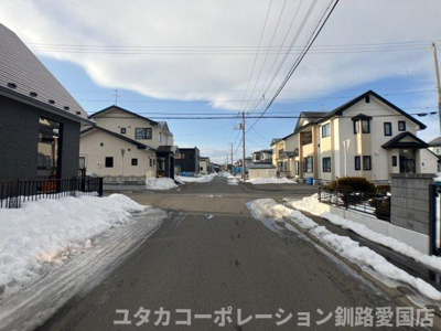 【居間・リビング】 | 文苑4丁目41-2、3売家 | 広々リビングで家族団らんの時間を…♪