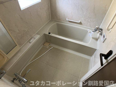 【浴室】 | 文苑4丁目41-2、3売家 | 広々お風呂に窓付なので換気もバッチリ★