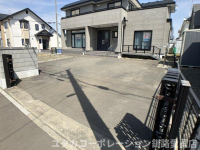 【駐車場】 | 文苑4丁目41-2、3売家 | 青空2台+車庫1台可能★