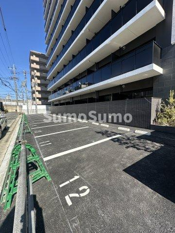 ALUNA箱崎の駐車場