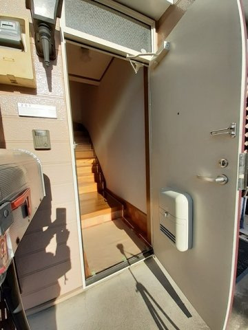 収納もある玄関です