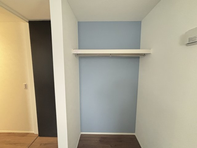 ROYAL LIFE 守山区城土町｜名古屋市の戸建ならホームアップの収納|ハンガーパイプ付き
