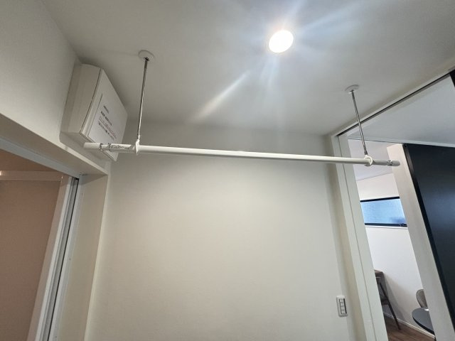 ROYAL LIFE 守山区城土町｜名古屋市の戸建ならホームアップの独立洗面台|室内干しスペース