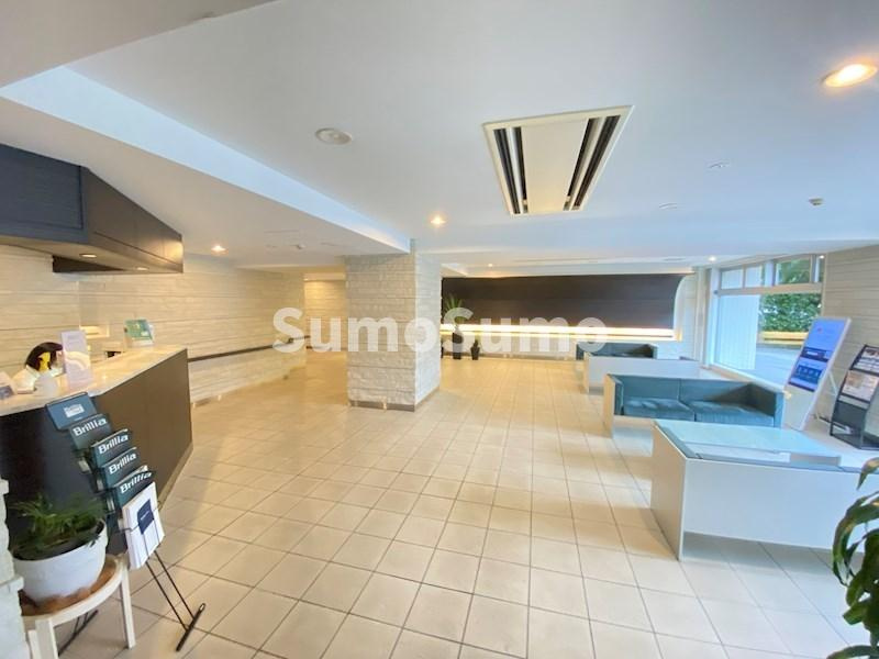 Brillia ist 三軒茶屋　アイビーテラスのロビー