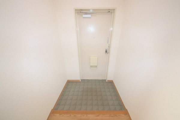 タラ生駒Ⅰの玄関