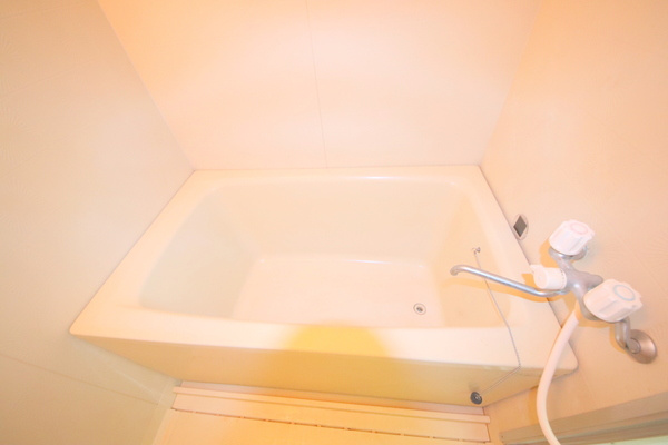 タラ生駒Ⅰの浴室