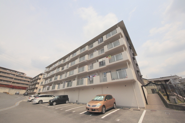 タラ生駒Ⅰの外観