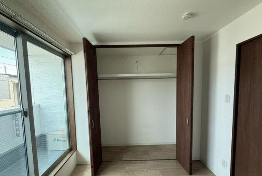 【アルカーサ岸里Ⅷ】　大阪市西成区1棟売アパート「築浅」の収納