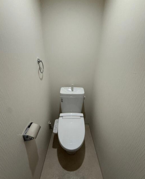 【アルカーサ岸里Ⅷ】　大阪市西成区1棟売アパート「築浅」のトイレ