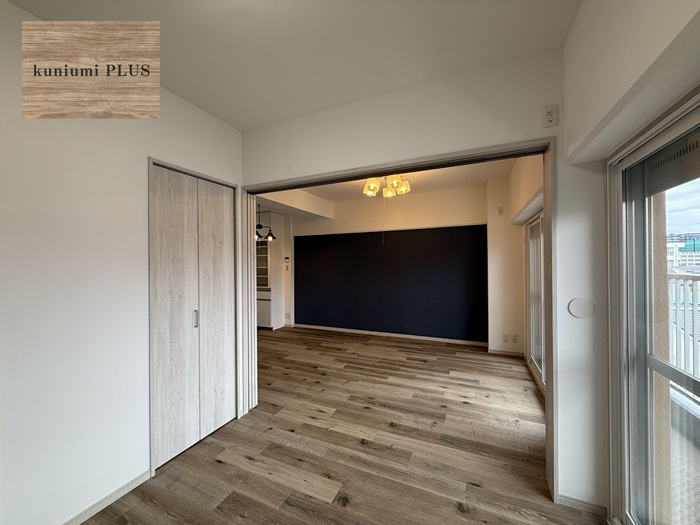 今福西コーポの玄関