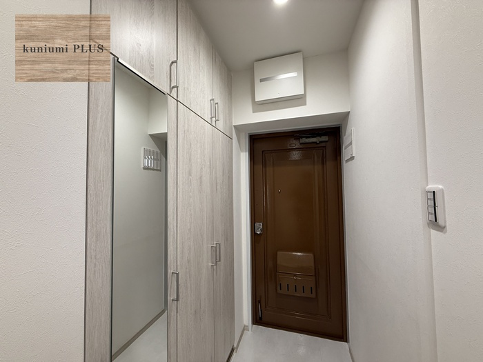 今福西コーポの玄関