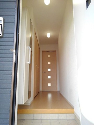 【玄関】 | ホワイトルーム老津 | きれいな玄関です