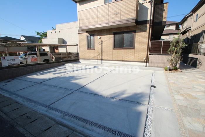 D-room市崎の駐車場