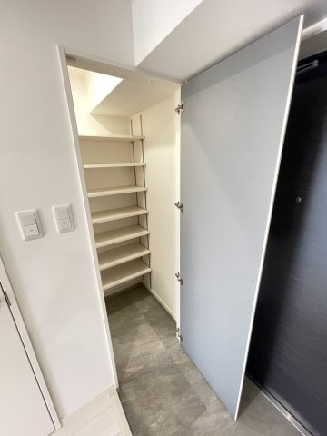 CREST西新 の収納