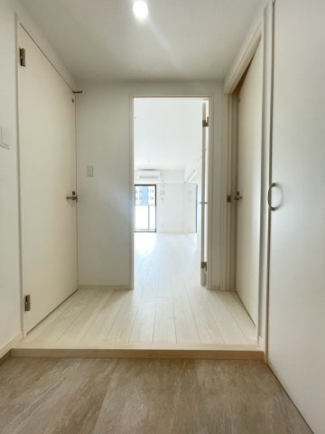CREST西新 の玄関